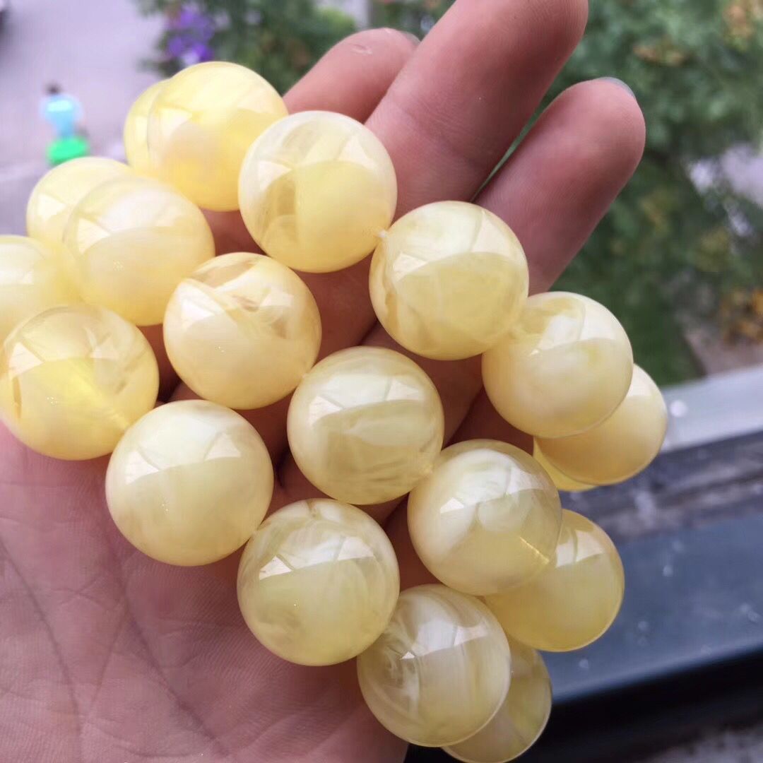 Natural second generation amber honey wax bracelet chicken oil yellow blood blue pearl honey wax bracelet hand string 