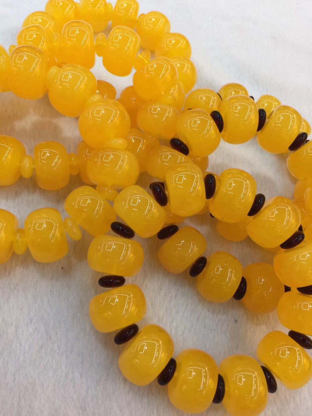 Natural second generation amber honey wax bracelet chicken oil yellow blood blue pearl honey wax bracelet hand string 