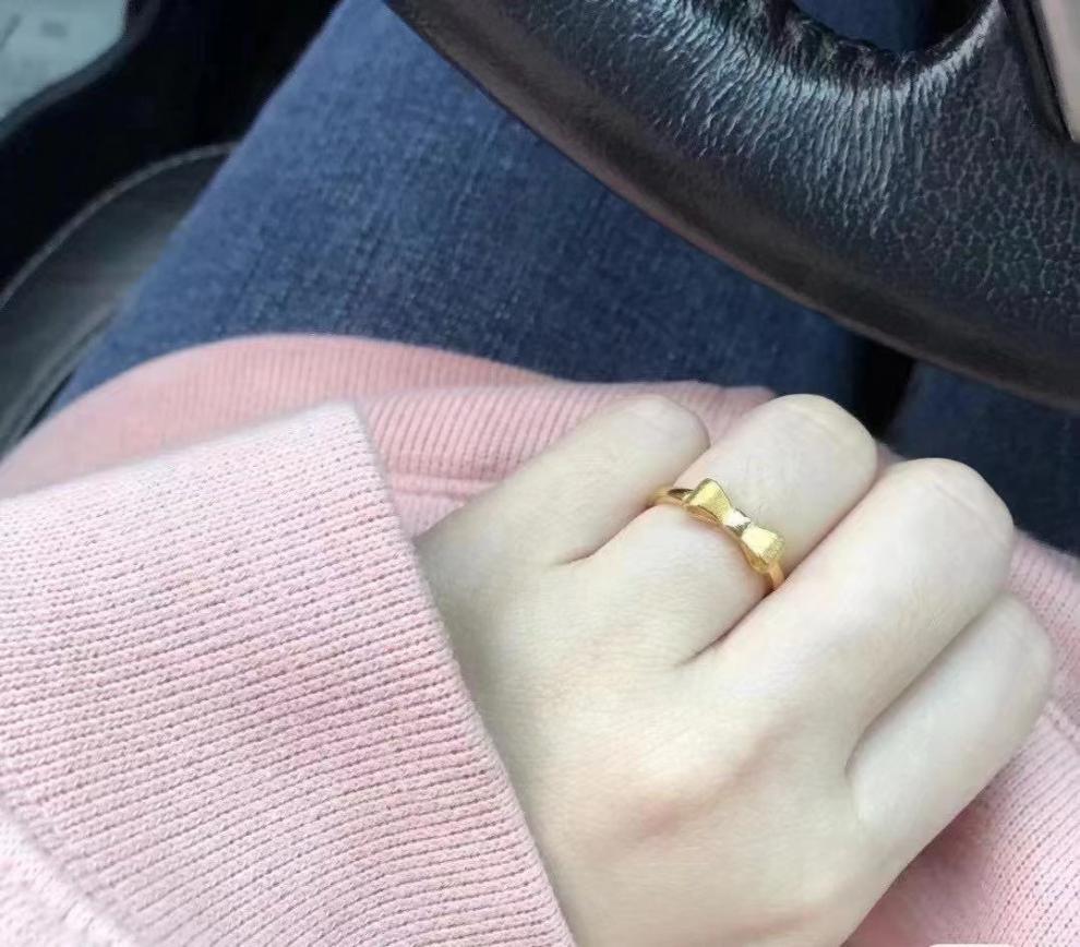 Carmano 18K Gold Small Bowknot Ring AU750 Gold Yellow Women's Bracelet Simple Graceful Drainage Carmano 18K Gold Small Bowknot Ring AU750 Gold Yellow Women's Bracelet Simple Graceful Drainage