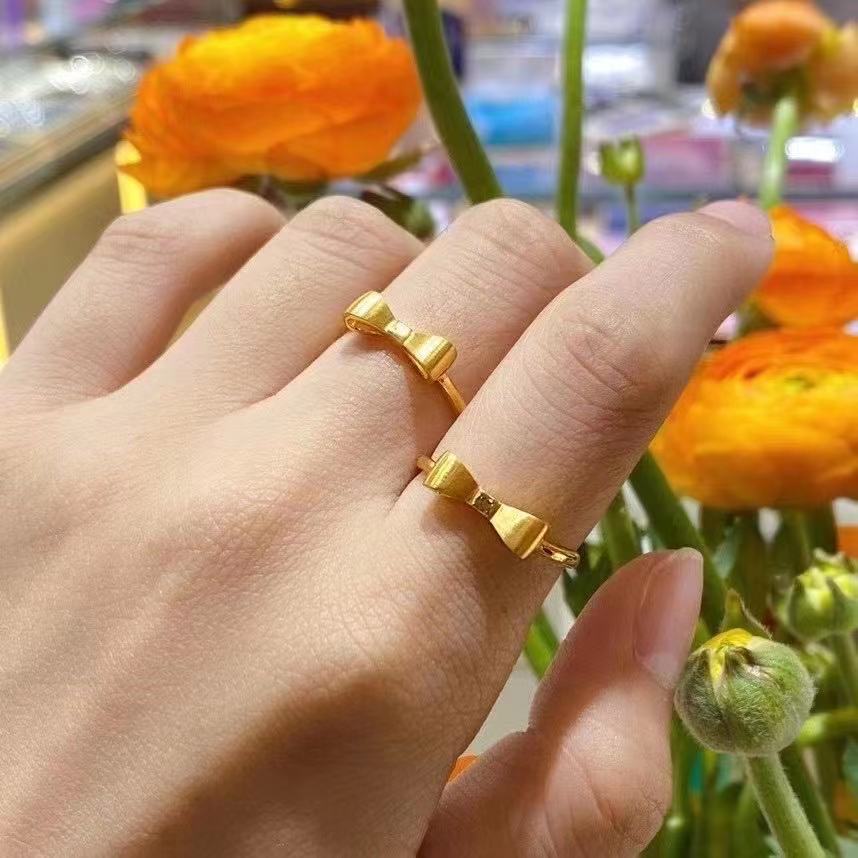 Carmano 18K Gold Small Bowknot Ring AU750 Gold Yellow Women's Bracelet Simple Graceful Drainage Carmano 18K Gold Small Bowknot Ring AU750 Gold Yellow Women's Bracelet Simple Graceful Drainage