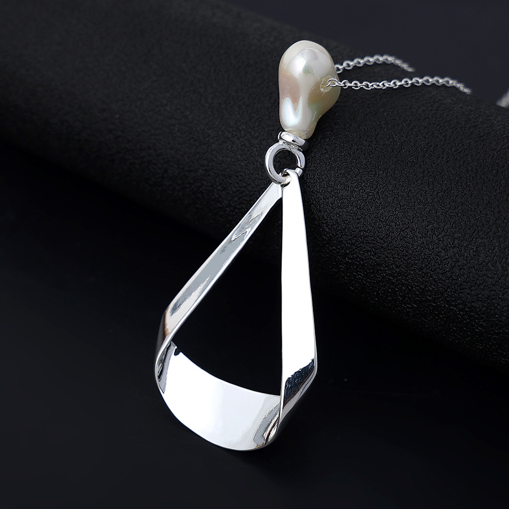 Foreign Trade 2021 New Women's Dress Accessories Korean Style Alloy Flash Rope Women's Handmade Natural Stone Short Clavicle Necklace