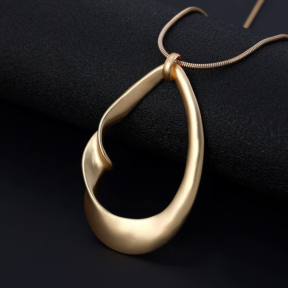 Foreign Trade 2021 New Women's Dress Accessories Korean Style Alloy Flash Rope Women's Handmade Natural Stone Short Clavicle Necklace