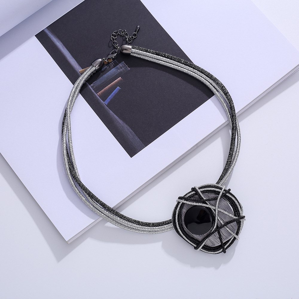 Foreign Trade 2021 New Women's Dress Accessories Korean Style Alloy Flash Rope Women's Handmade Natural Stone Short Clavicle Necklace