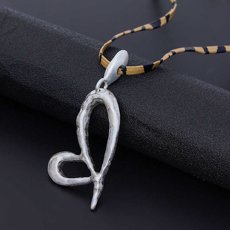 2021 Autumn and Winter New Necklace European and American Retro Natural Stone High-Grade Tassel Sweater Chain Ladies Alloy Long Necklace