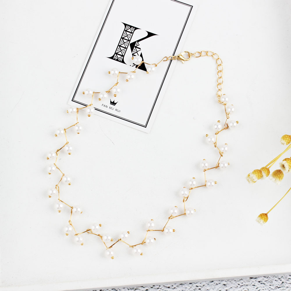 Cross - border pearl choker necklaces for women choker necklaces for women with a simple short necklaces neck accessories.