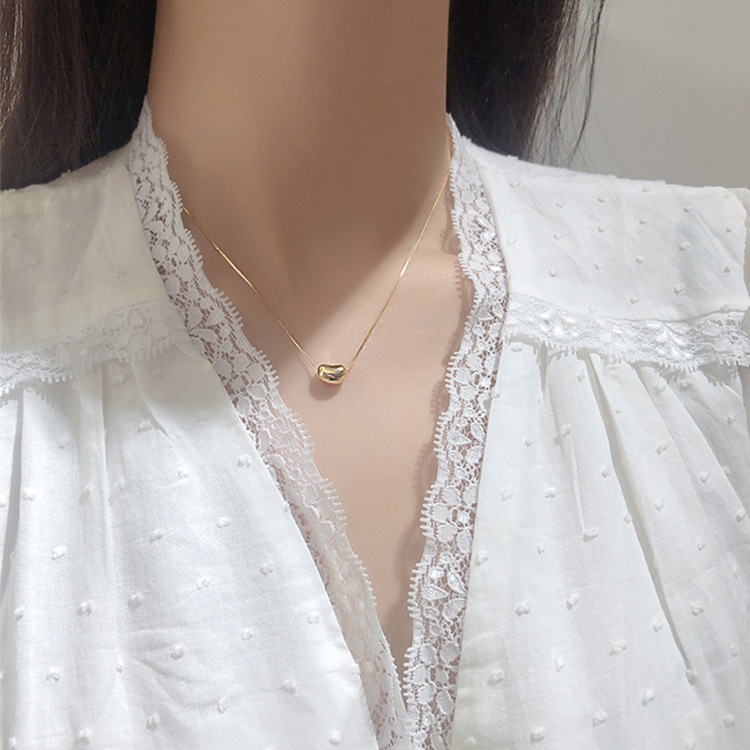 Titanium Steel Necklace Jequirity Bean Pendant Necklace Clavicle Chain Internet Celebrity Minimalist Temperament Choker Cold Style All-Match Necklace