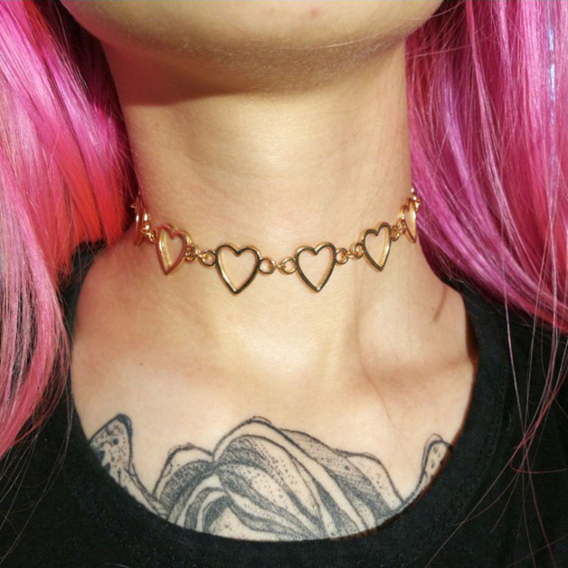 Retro Girl's Court Hollow Necklace Choker Clavicle Chain Necklace Women's Cross-Border Hip Hop Accessories Peach Heart Necklace Retro Girl's Court Hollow Necklace Choker Clavicle Chain Necklace Women's Cross-Border Hip Hop Accessories Peach Heart Necklace