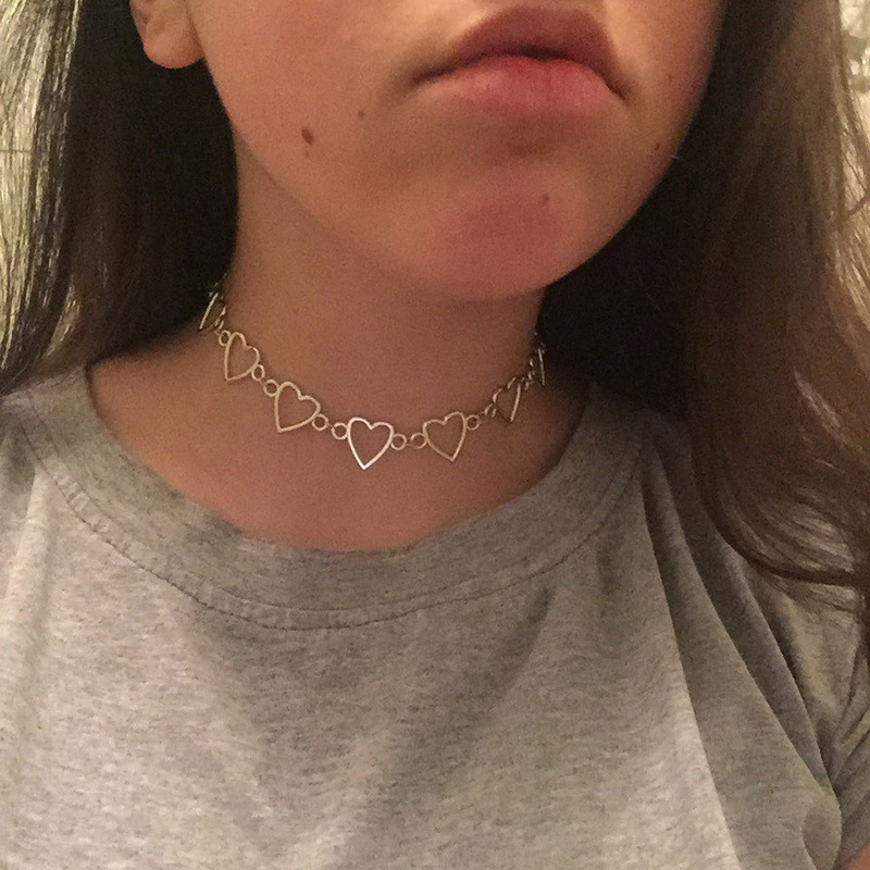 Retro Girl's Court Hollow Necklace Choker Clavicle Chain Necklace Women's Cross-Border Hip Hop Accessories Peach Heart Necklace Retro Girl's Court Hollow Necklace Choker Clavicle Chain Necklace Women's Cross-Border Hip Hop Accessories Peach Heart Necklace