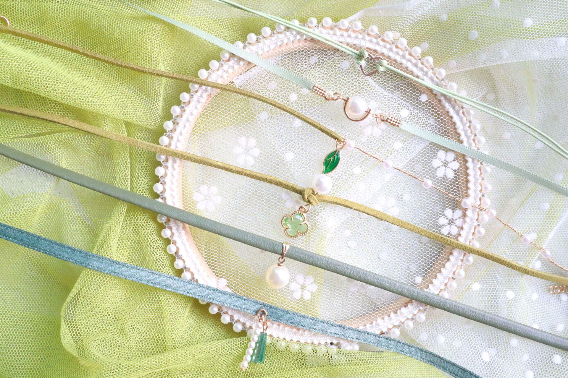 New Accessories Spring Color Super Fairy Mori Girl Crystal Green Leaf Pendant Choker Necklace Clavicle Chain Necklace