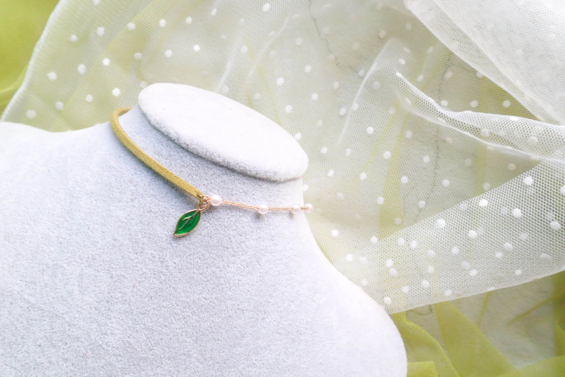 New Accessories Spring Color Super Fairy Mori Girl Crystal Green Leaf Pendant Choker Necklace Clavicle Chain Necklace