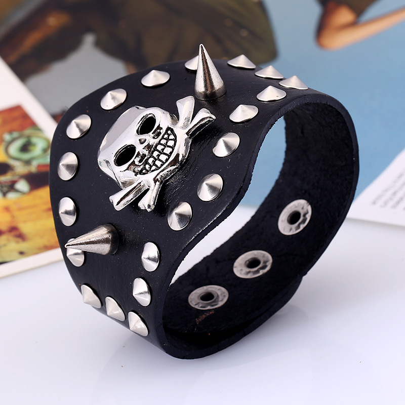Factory Direct Sales European and American Punk Rivet Skull Cattle Leather Bracelet Bracelet Exaggerated Men's Wide Leather Leather Bracelet Factory Direct Sales European and American Punk Rivet Skull Cattle Leather Bracelet Bracelet Exaggerated Men's Wide Leather Leather Bracelet