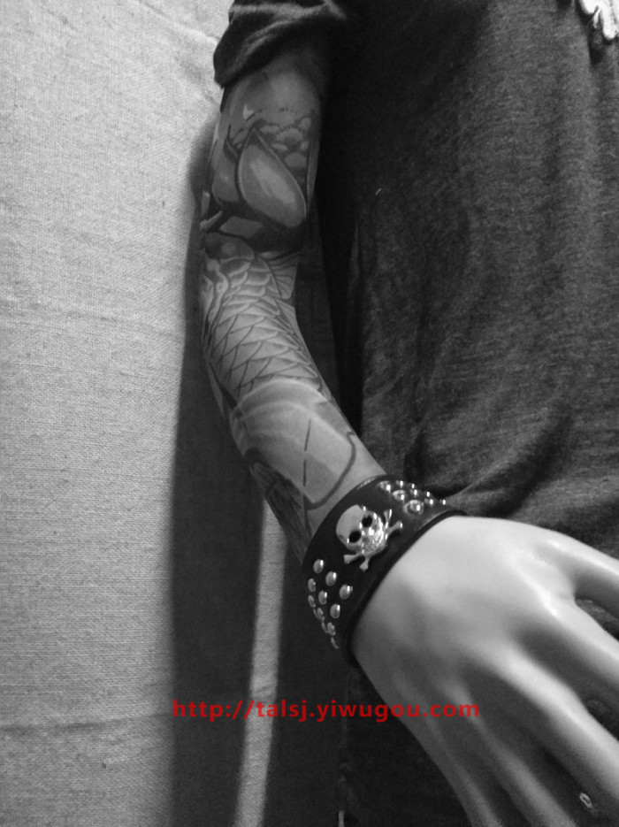 Metal rivets skull bracelet metal punk wind leather wristbands Metal rivets skull bracelet metal punk wind leather wristbands