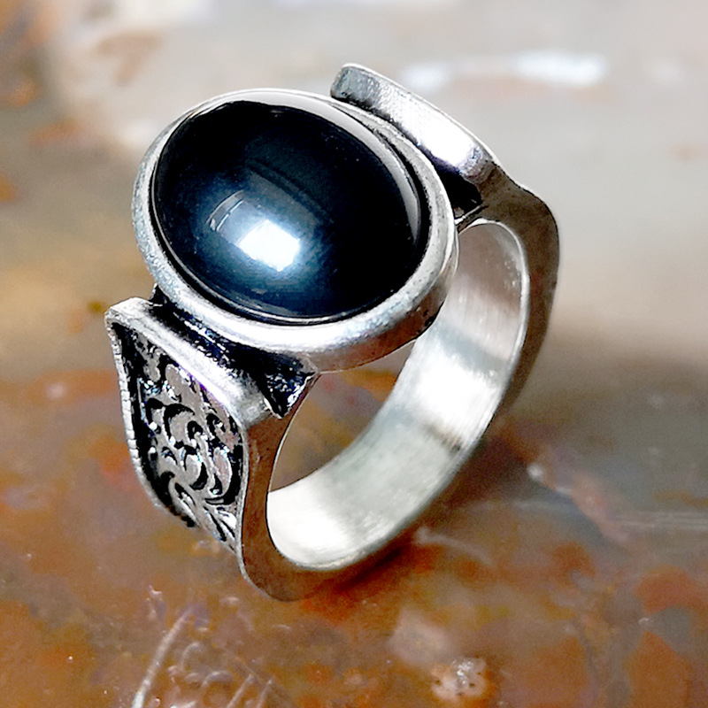Rongyu European and American retro palace black agate creative ring Japanese and Korean version plating 925 retro carved jewelry wholesale Rongyu European and American retro palace black agate creative ring Japanese and Korean version plating 925 retro carved jewelry wholesale