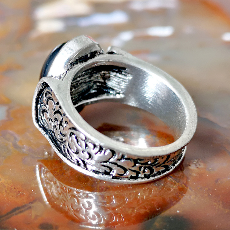 Rongyu European and American retro palace black agate creative ring Japanese and Korean version plating 925 retro carved jewelry wholesale Rongyu European and American retro palace black agate creative ring Japanese and Korean version plating 925 retro carved jewelry wholesale