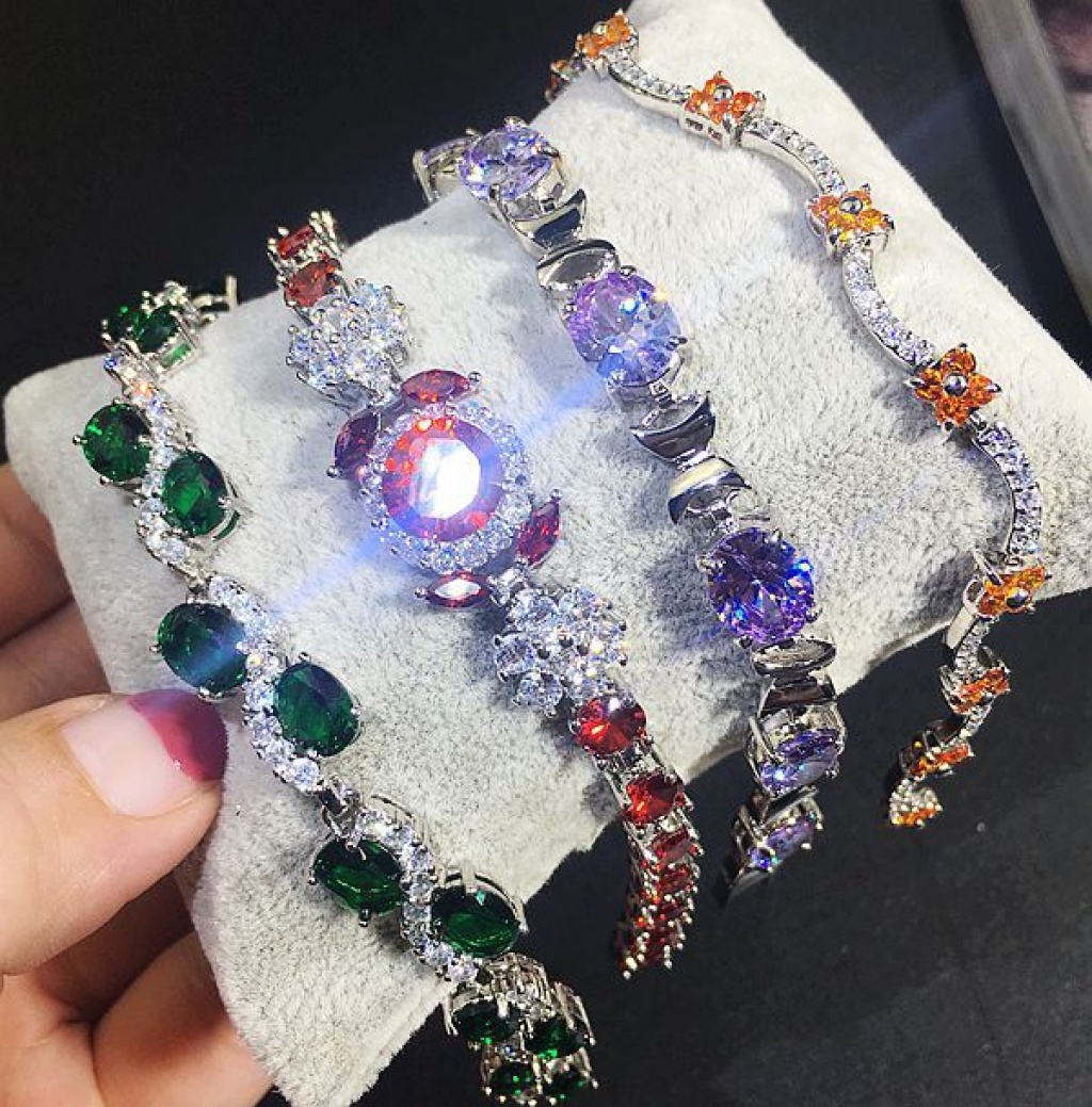European and American Heavy Industry Color Zircon Bracelet Real Gold Plating Japanese and Korean Fashion High Quality Gemstone Diamond Bracelet Bracelet European and American Heavy Industry Color Zircon Bracelet Real Gold Plating Japanese and Korean Fashion High Quality Gemstone Diamond Bracelet Bracelet