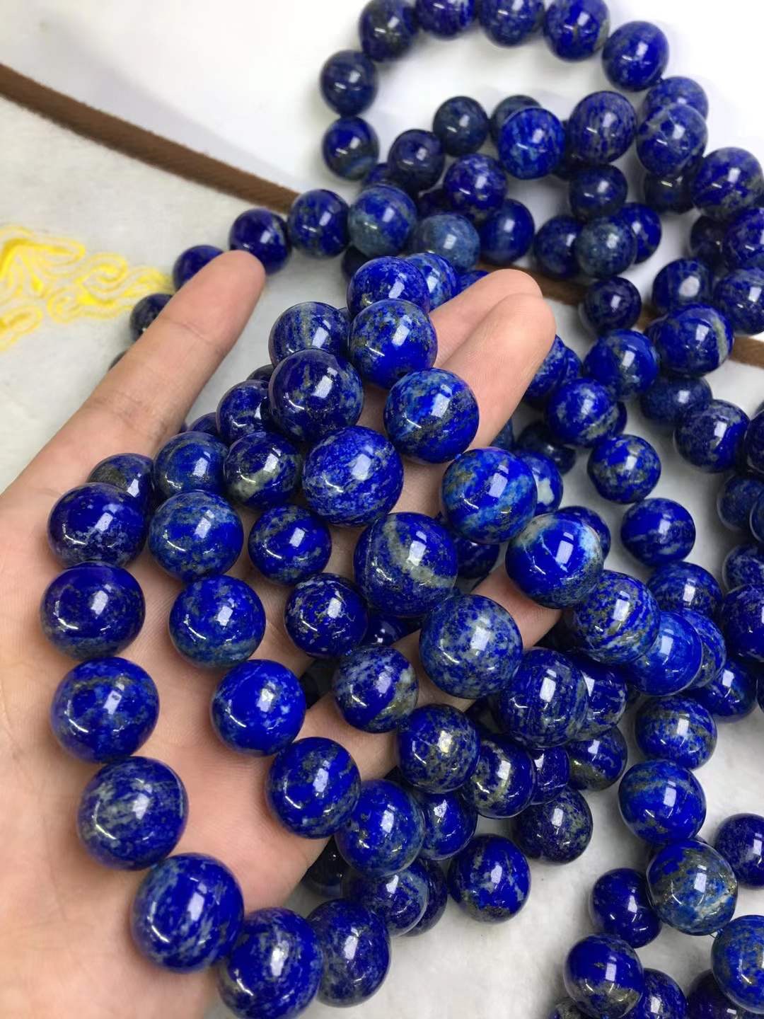 Natural Afghanistan Lapis Lazuli Big Bracelet Wholesale Shiny with White Ribbon Gold Cost-Effective Live Broadcast Supply Manufacturers Natural Afghanistan Lapis Lazuli Big Bracelet Wholesale Shiny with White Ribbon Gold Cost-Effective Live Broadcast Supply Manufacturers