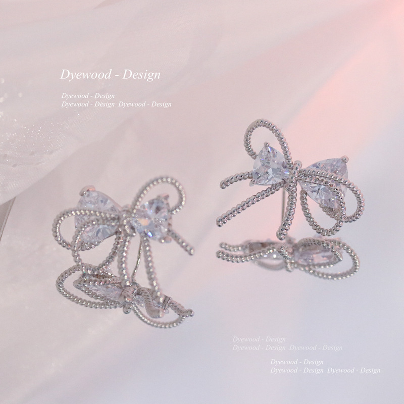 Giant Bow! Beautiful Girl Pure Desire European and American Style Design Sense Earrings Women's Trendy New Personalized Ear Studs 925 Earrings Giant Bow! Beautiful Girl Pure Desire European and American Style Design Sense Earrings Women's Trendy New Personalized Ear Studs 925 Earrings
