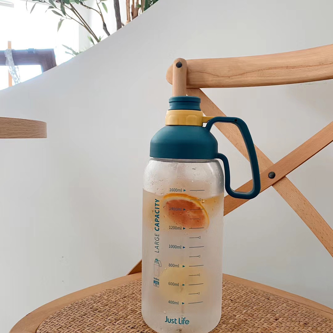 Macaron Giant Water Cup Female Portable Cup 1800ml Large Capacity Gym Outdoor Kettle with Straw Macaron Giant Water Cup Female Portable Cup 1800ml Large Capacity Gym Outdoor Kettle with Straw