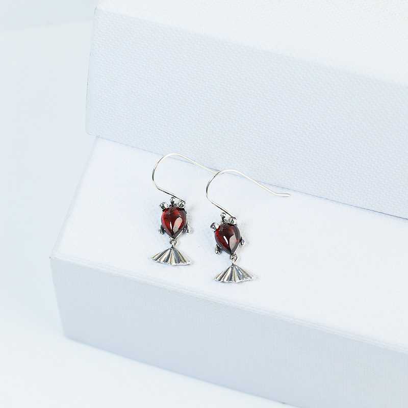 New S925 Sterling Silver Small Goldfish Stud Earrings Female Thailand Silver Vintage Distressed Garnet Earrings Fashion Temperament Free Shipping