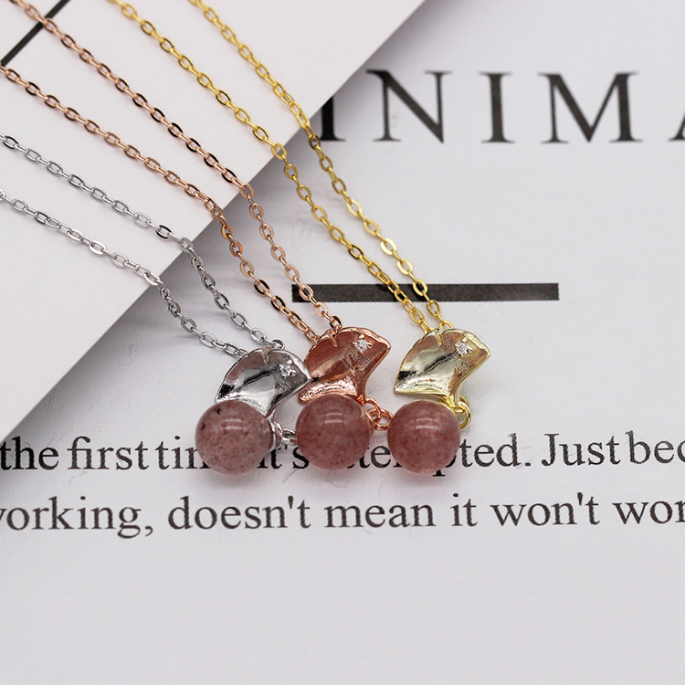 S925 pure silver plated platinum garnet strawberry crystal maple leaf necklace simple and grace valentine's day gift from Korea and Japan S925 pure silver plated platinum garnet strawberry crystal maple leaf necklace simple and grace valentine's day gift from Korea and Japan