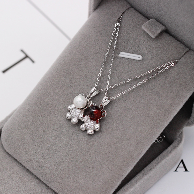 S925 pure silver plated platinum garnet huggable bear necklace simple and versatile fashion valentine's day gift popular in Japan and South Korea