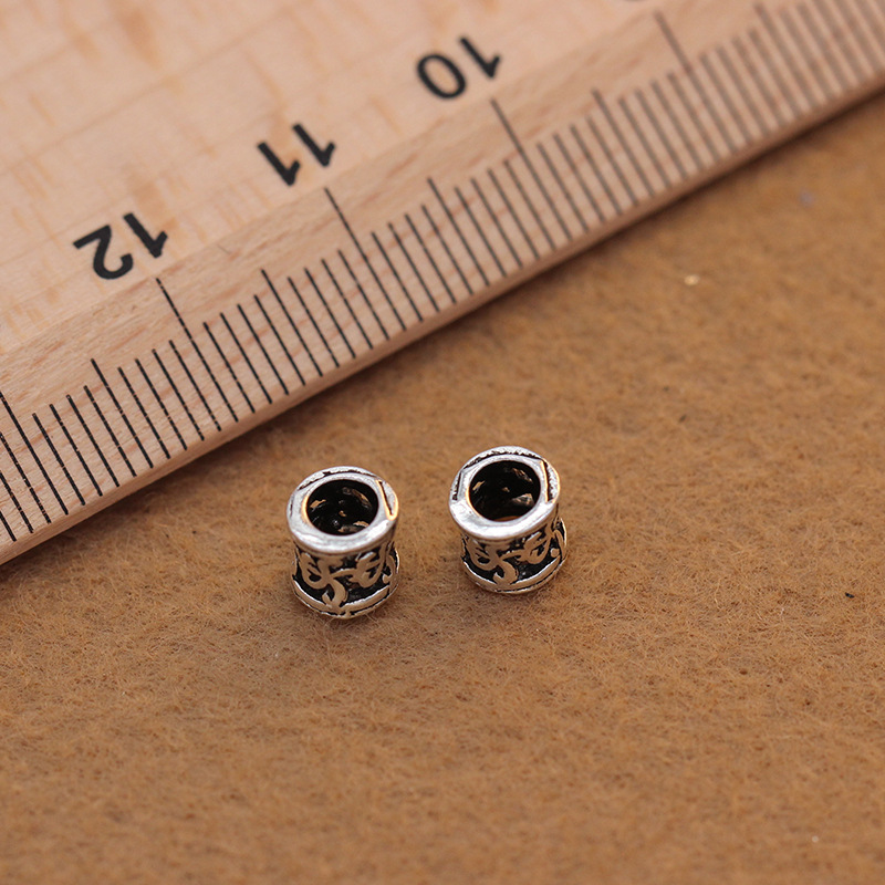The S925 Pure Yintai Silver Accessories wholesale DIY bracelet Garnet Beaded Bead hollowed-out pattern beads The S925 Pure Yintai Silver Accessories wholesale DIY bracelet Garnet Beaded Bead hollowed-out pattern beads