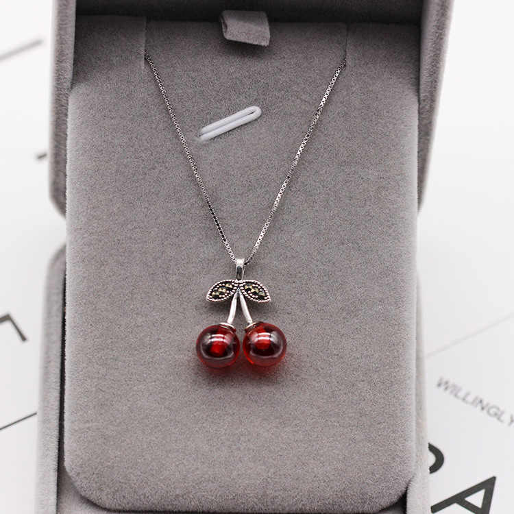 S925 pure silver plated platinum garnet cherry necklace simple and versatile fashion valentine&#039;s day gift Japanese and Korean accessories