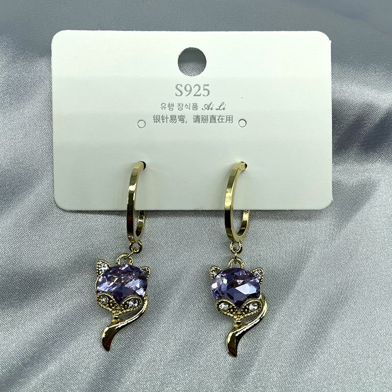 Amethyst Linghu Stud Earrings Crystal Charming Fox Sterling Silver Needle Purple Female Temperament New Freshess Earrings Amethyst Linghu Stud Earrings Crystal Charming Fox Sterling Silver Needle Purple Female Temperament New Freshess Earrings
