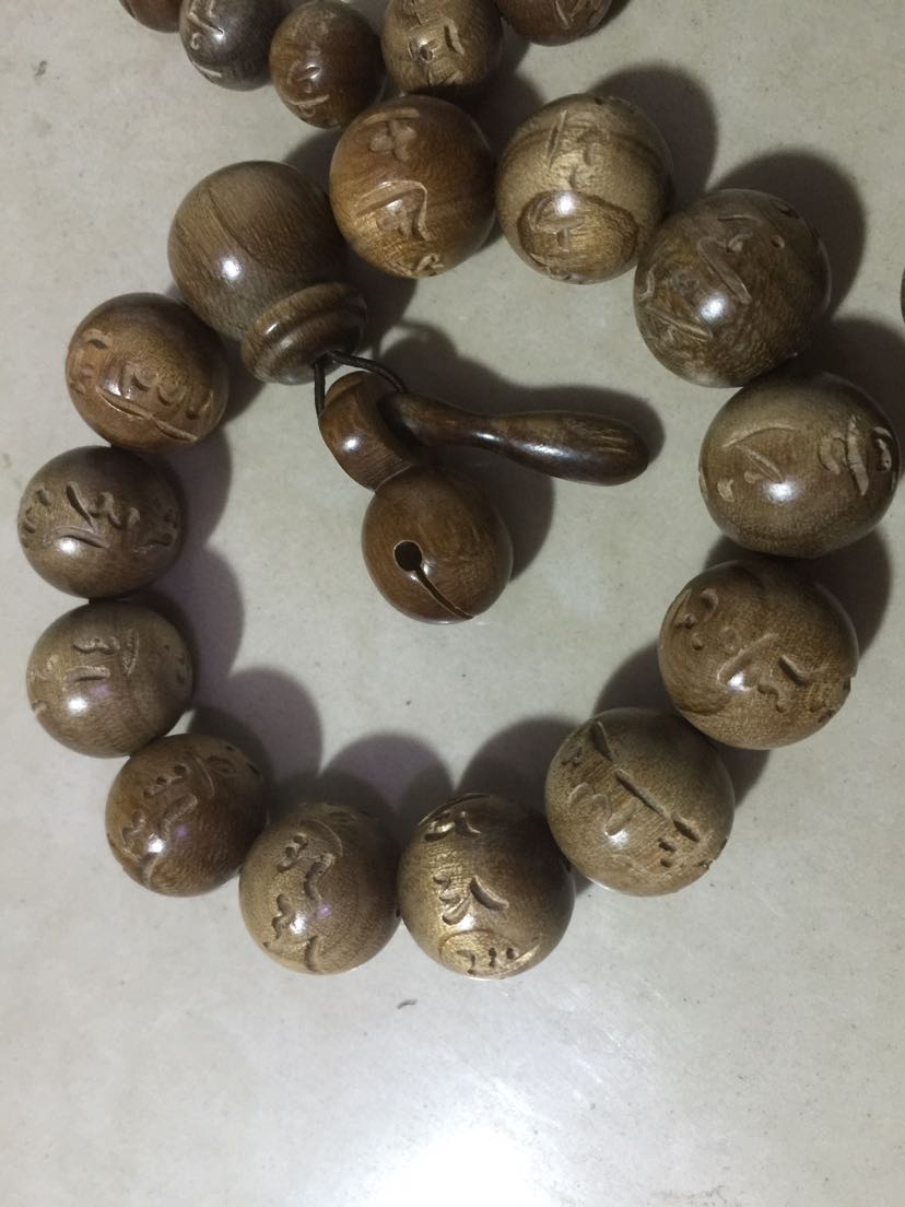 Authentic natural ancient camphor wood/camphor wood six character wooden fish buddhist beads hand string insect repellent refreshing bracelet ornaments Authentic natural ancient camphor wood/camphor wood six character wooden fish buddhist beads hand string insect repellent refreshing bracelet ornaments