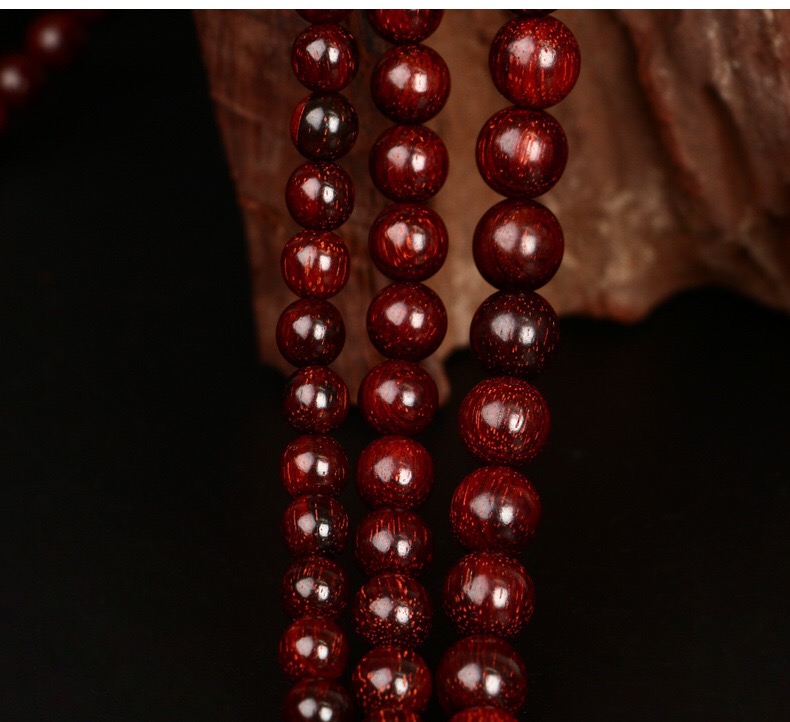 Indian small leaf rosewood wholesale rosewood hand string 108 8mm old material gold silk along the grain buddhist beads bracelet Indian small leaf rosewood wholesale rosewood hand string 108 8mm old material gold silk along the grain buddhist beads bracelet