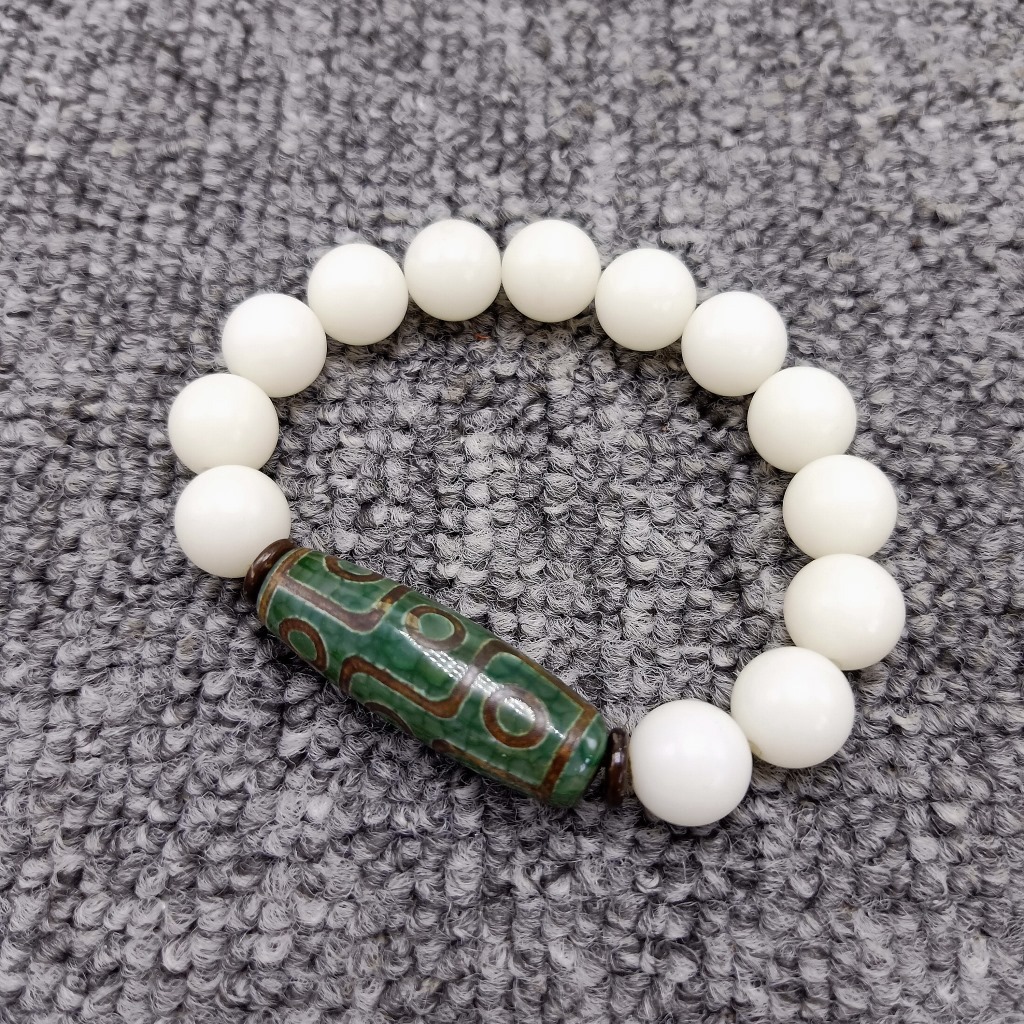Unisex Green Agate Dzi Bead Single Circle Independent Packaging 12mm White Jade Bodhi Root Bracelet Unisex Green Agate Dzi Bead Single Circle Independent Packaging 12mm White Jade Bodhi Root Bracelet