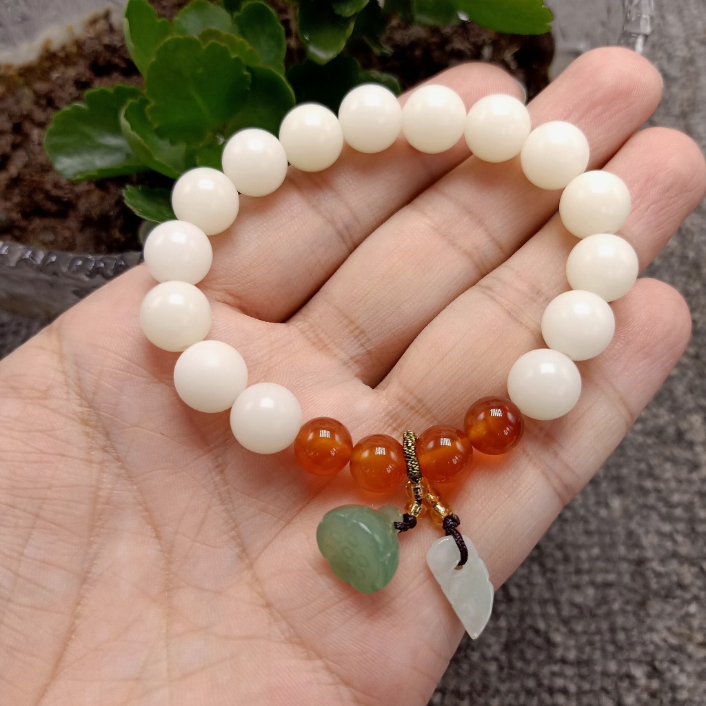 Unisex Green Agate Single Circle with Xiuyan Jade Lotus Seedpod Independent Packaging White Jade Bodhi Root Bracelet Unisex Green Agate Single Circle with Xiuyan Jade Lotus Seedpod Independent Packaging White Jade Bodhi Root Bracelet