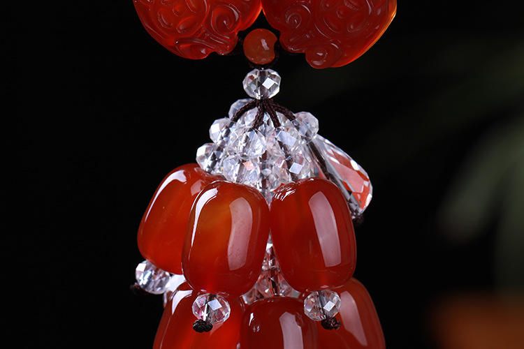 High-grade agate chalcedony auto pendant wholesale carbamide safety buckle car hanging High-grade agate chalcedony auto pendant wholesale carbamide safety buckle car hanging
