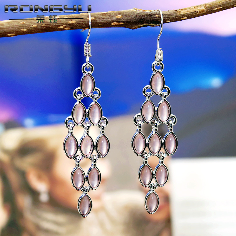 Rongyu 2019 New Korean Style Creative Pink Crystal Long Earrings Women's European and American Fashion Crystal Blue High-End Ear Rings Rongyu 2019 New Korean Style Creative Pink Crystal Long Earrings Women's European and American Fashion Crystal Blue High-End Ear Rings