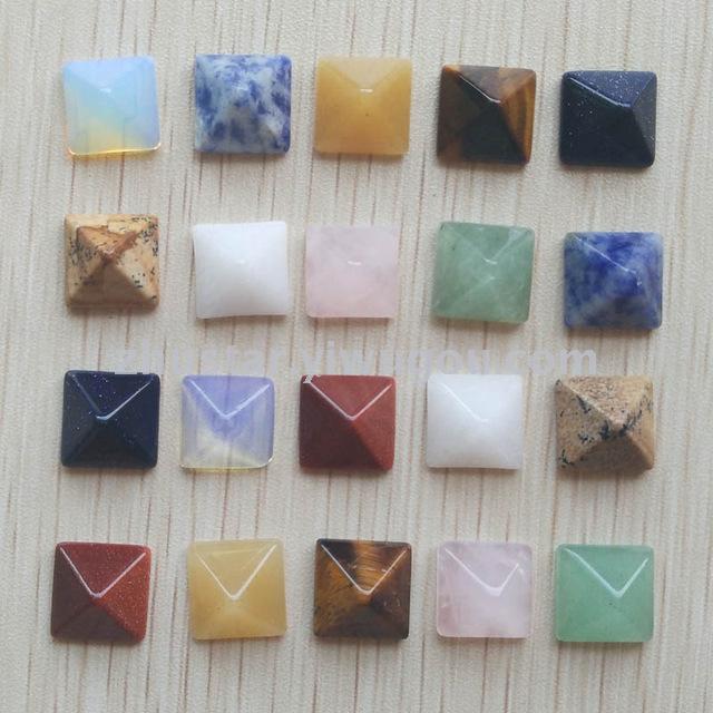 Natural stone, crystal, amethyst, agate, opal, tiger eye stone, various kinds of commandments. Natural stone, crystal, amethyst, agate, opal, tiger eye stone, various kinds of commandments.