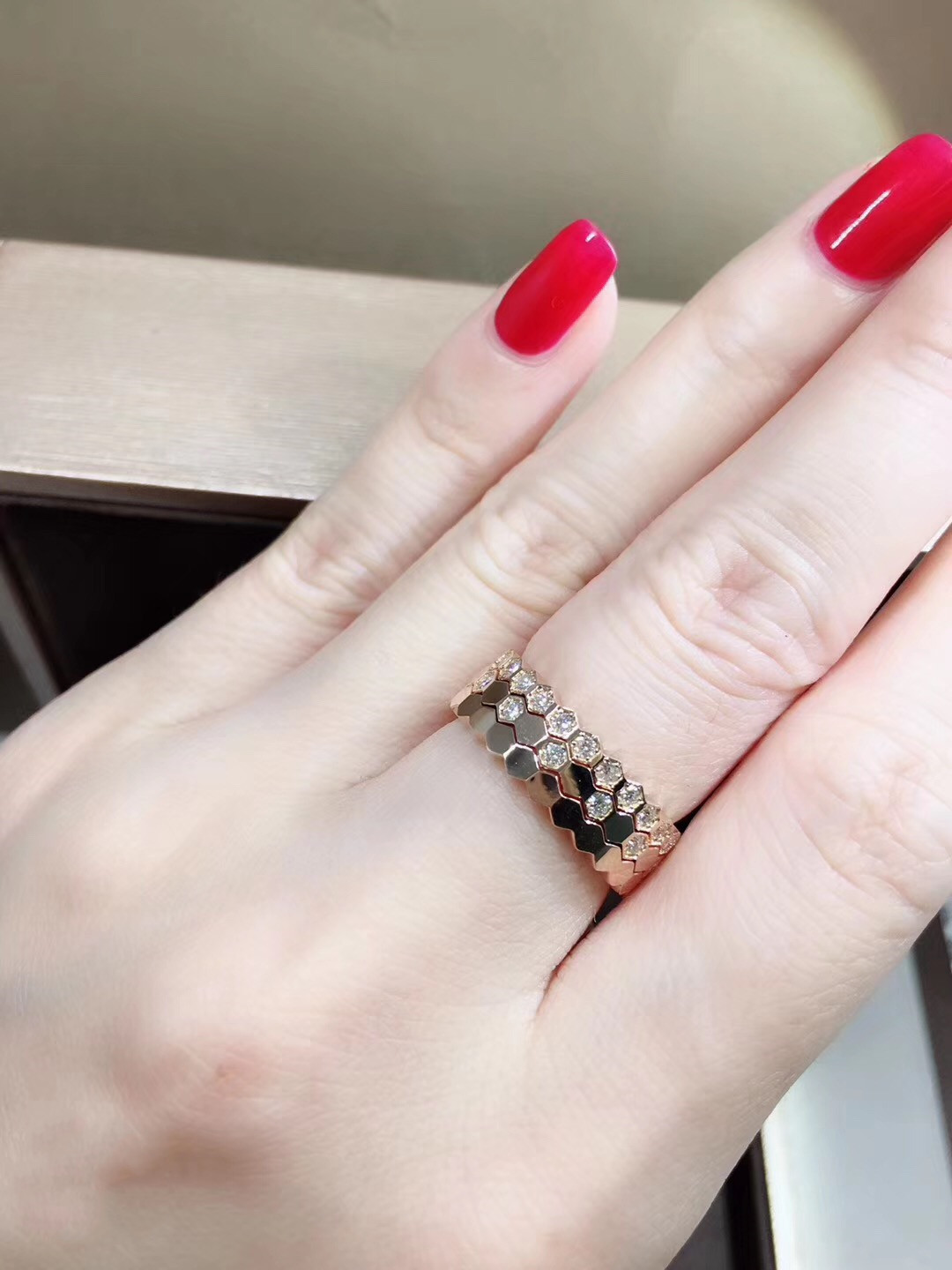 Song hye-kyo with the same wedding ring 925 sterling silver plated rose gold ring ring ring row diamond honeycomb female gift to his girlfriend Song hye-kyo with the same wedding ring 925 sterling silver plated rose gold ring ring ring row diamond honeycomb female gift to his girlfriend
