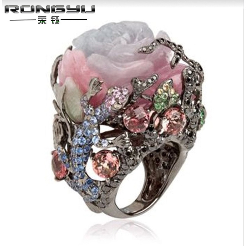Rongyu European and American Fashion Best-Seller Ring Christmas Gift Peony Flower Timbo Natural Stone Lizard Black Gold Ring Rongyu European and American Fashion Best-Seller Ring Christmas Gift Peony Flower Timbo Natural Stone Lizard Black Gold Ring