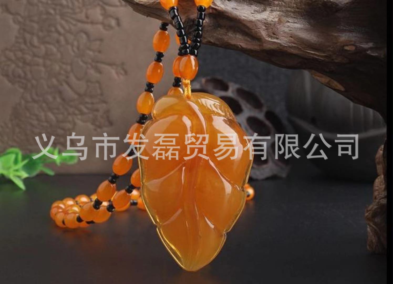 Factory Direct Supply Old Beeswax Pendant Personality Chinese Ethnic Style Girls' Clothing All-Match High Imitation Beeswax Necklace