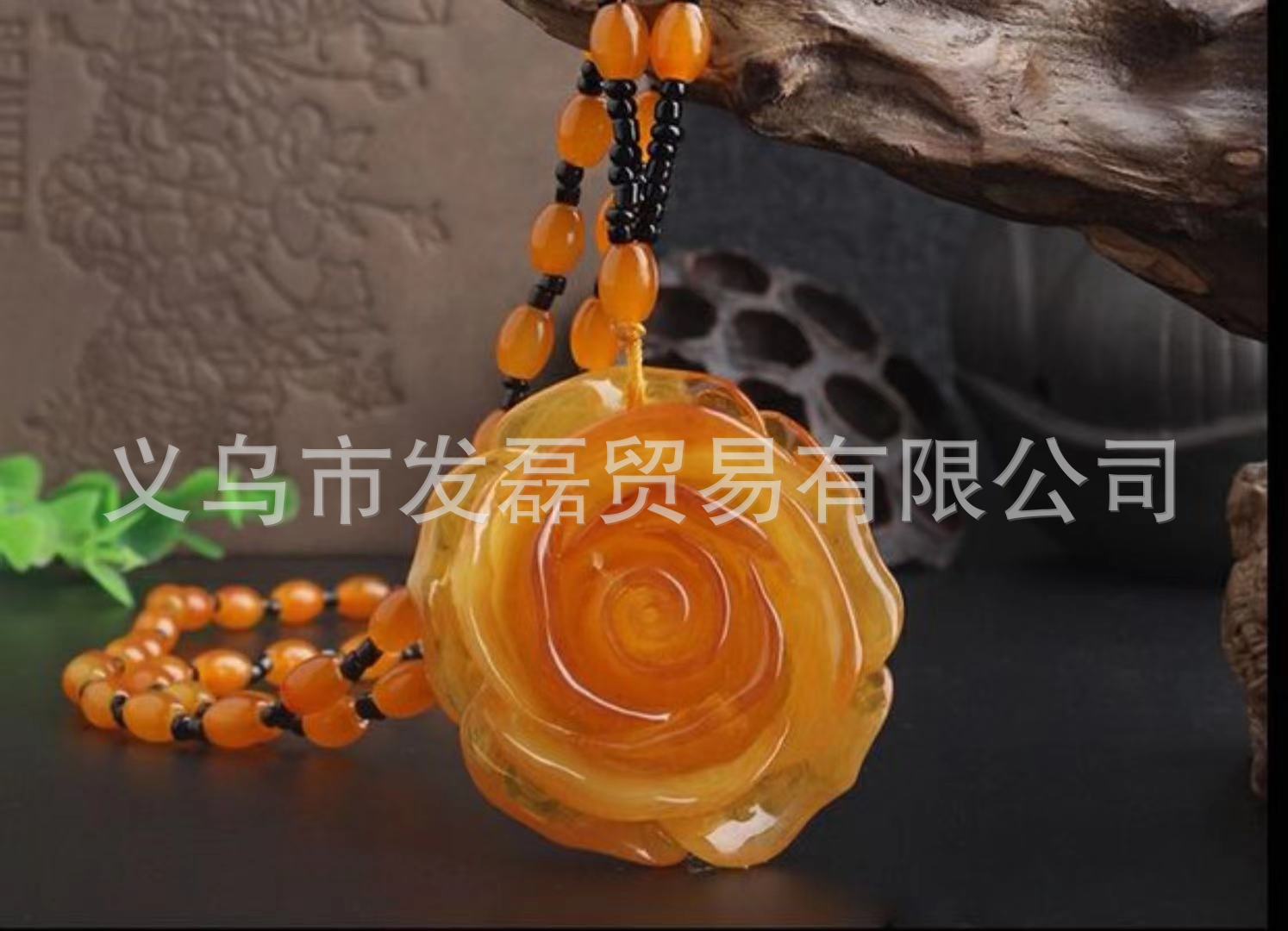 Factory Direct Supply Old Beeswax Pendant Personality Chinese Ethnic Style Girls' Clothing All-Match High Imitation Beeswax Necklace