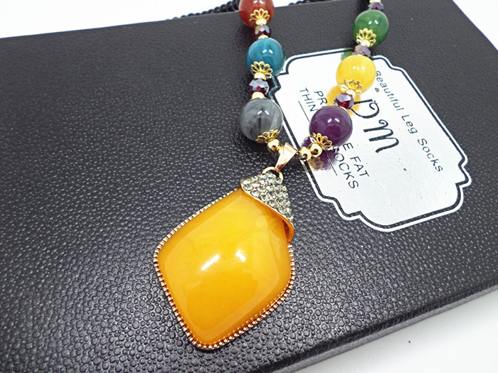 European and American National Style Original Imitation Beeswax Color Shell Long Sweater Chain Autumn Winter Retro Water Drop Necklace Necklace Wholesale European and American National Style Original Imitation Beeswax Color Shell Long Sweater Chain Autumn Winter Retro Water Drop Necklace Necklace Wholesale