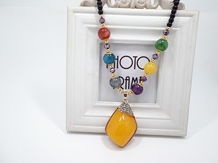 European and American National Style Original Imitation Beeswax Color Shell Long Sweater Chain Autumn Winter Retro Water Drop Necklace Necklace Wholesale European and American National Style Original Imitation Beeswax Color Shell Long Sweater Chain Autumn Winter Retro Water Drop Necklace Necklace Wholesale
