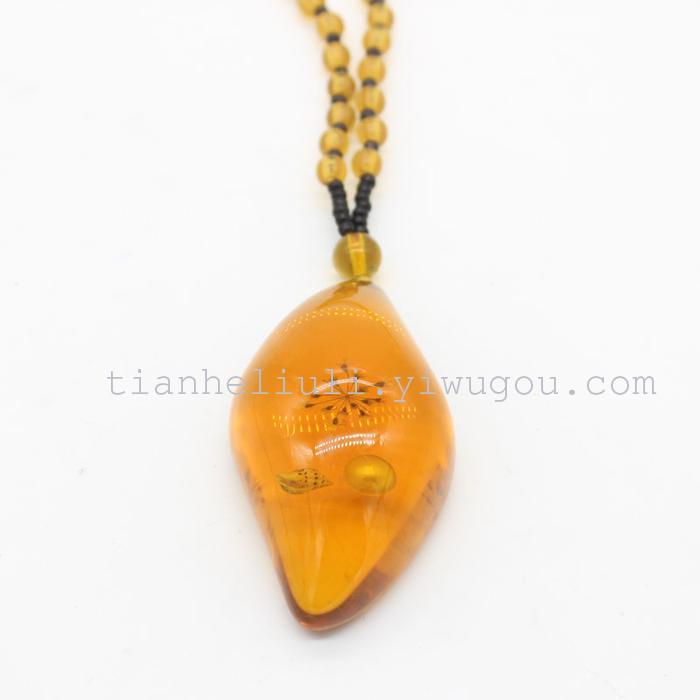 Personalized women's accessories Pendant is the Retro Beeswax folk art style long Necklace, female versatile Spring and summer sweater chain Personalized women's accessories Pendant is the Retro Beeswax folk art style long Necklace, female versatile Spring and summer sweater chain