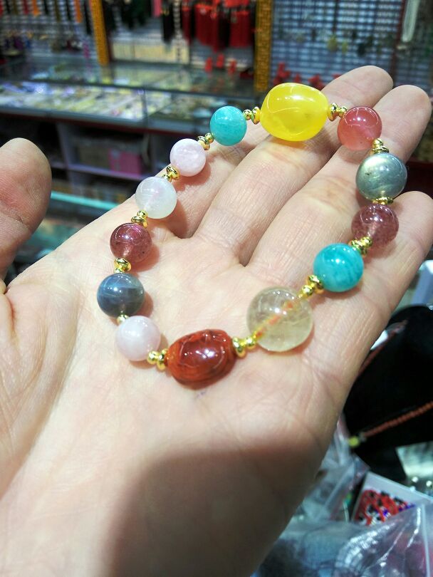 Natural Crystal Beeswax Nanhong Fujia Multi-Treasure transfer bracelet