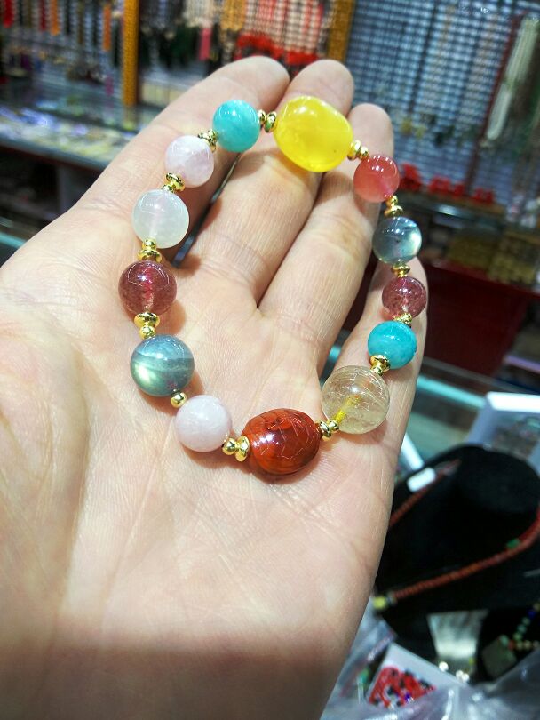 Natural Crystal Beeswax Nanhong Fujia Multi-Treasure transfer bracelet Natural Crystal Beeswax Nanhong Fujia Multi-Treasure transfer bracelet