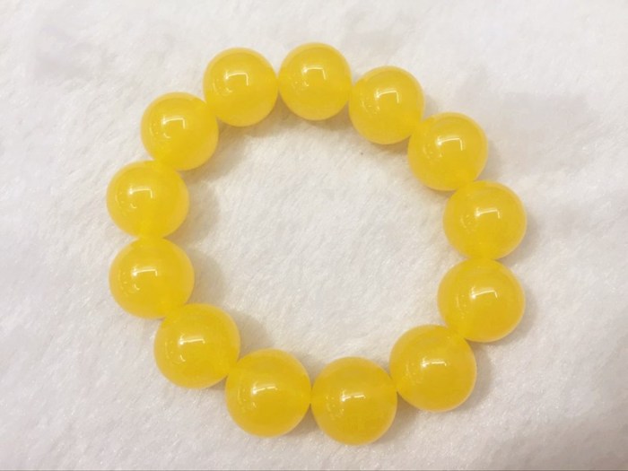 Amber beeswax bracelet with bead bracelet amber amber beeswax hand string wholesale