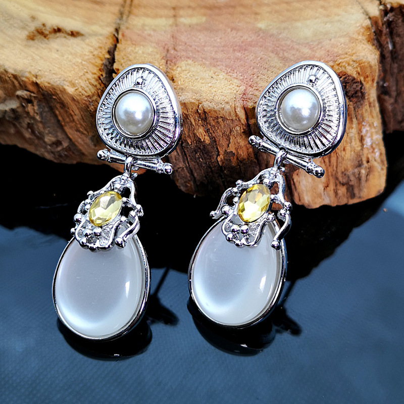 Rongyu wish European and American fashion exaggerated moonlight stone pearl earrings ebay cross - border new jewelry manufacturers direct sales Rongyu wish European and American fashion exaggerated moonlight stone pearl earrings ebay cross - border new jewelry manufacturers direct sales