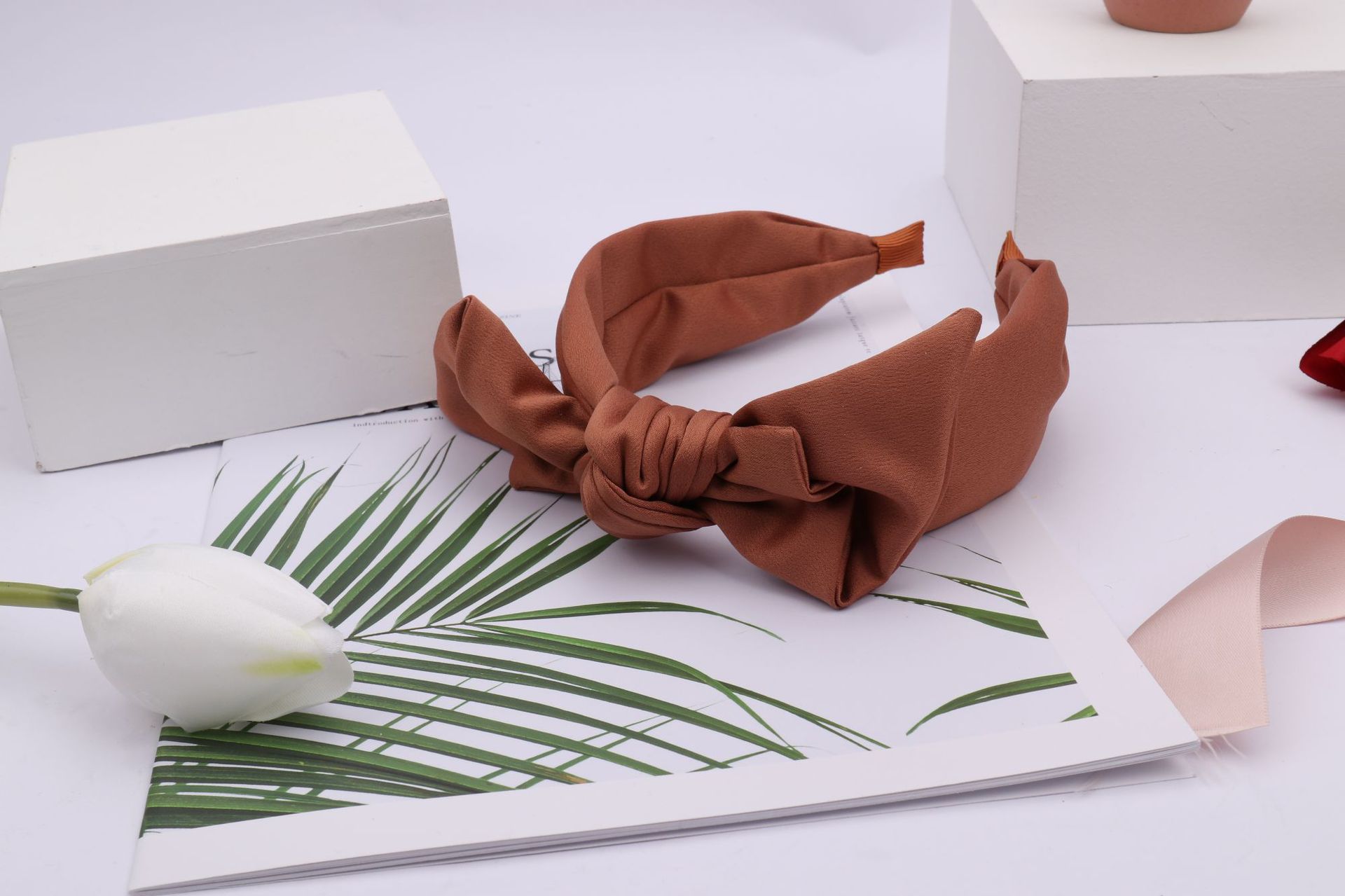 New Fabric Craft Broadside Knotted Hair Hoop Rabbit Ear Bow Hair Accessories Elegant Internet Influencer Pearl Hair Band Headband New Fabric Craft Broadside Knotted Hair Hoop Rabbit Ear Bow Hair Accessories Elegant Internet Influencer Pearl Hair Band Headband