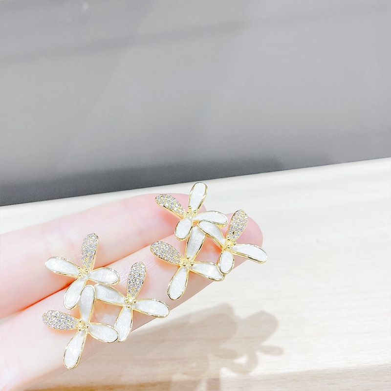 Sterling Silver Needle Fairy Flower Stud Earrings for Women 2020 New Trendy Fresh Earrings Little Daisy Petal Ear Accessory Jewelry