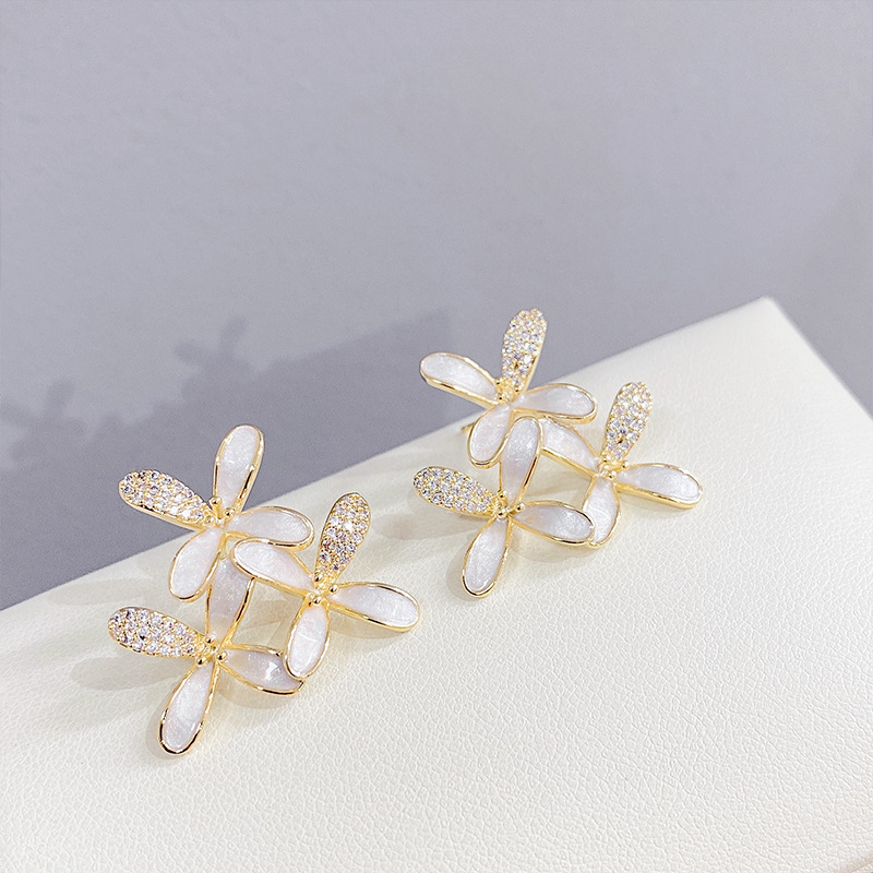 Sterling Silver Needle Fairy Flower Stud Earrings for Women 2020 New Trendy Fresh Earrings Little Daisy Petal Ear Accessory Jewelry