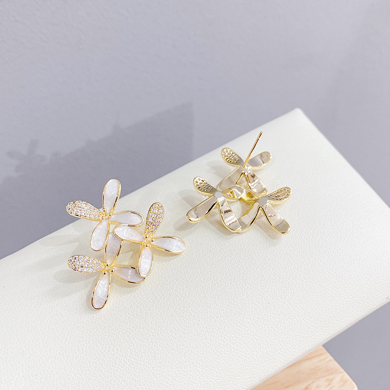 Sterling Silver Needle Fairy Flower Stud Earrings for Women 2020 New Trendy Fresh Earrings Little Daisy Petal Ear Accessory Jewelry